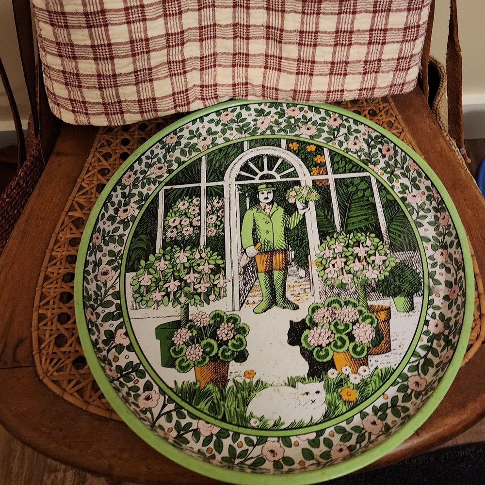 Vintage Pat Albeck Metal Garden Cat Tray